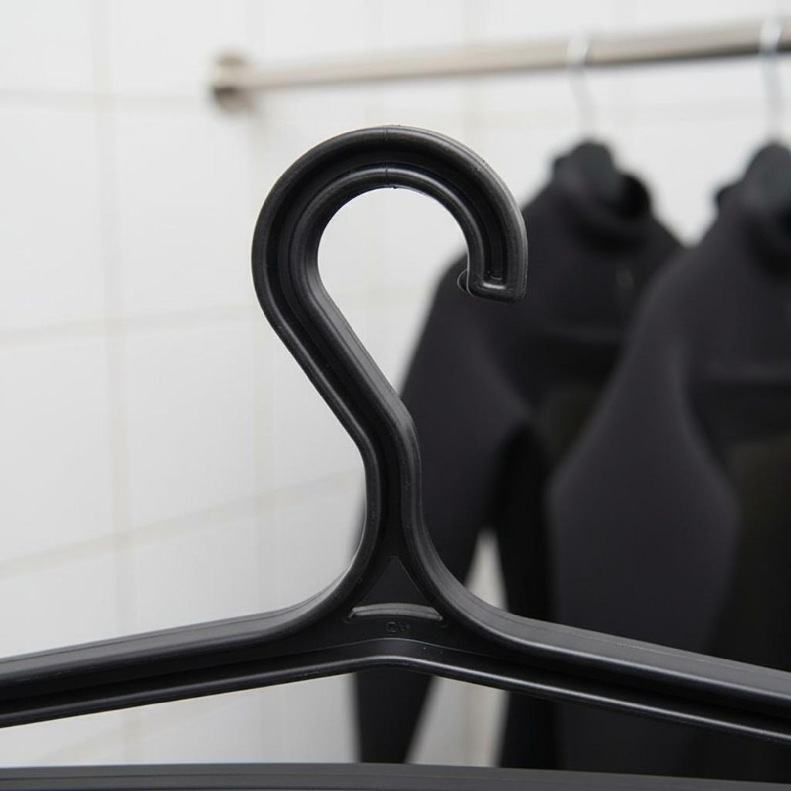 Sports Equipment Drying Rack - Gantungan Wetsuit Tahan Lama, Gantungan Pakaian